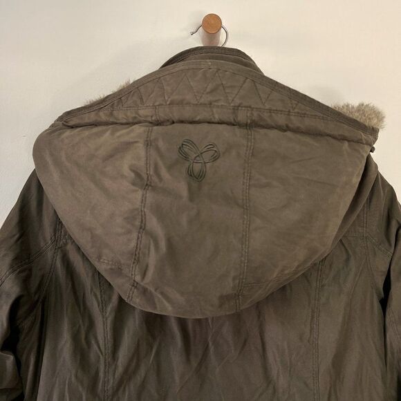 Aritzia TNA Chamonix Army Green Faux Fur Lined Parka - Picture 7 of 11